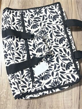 Black & White Floral Travel Organizer Tote